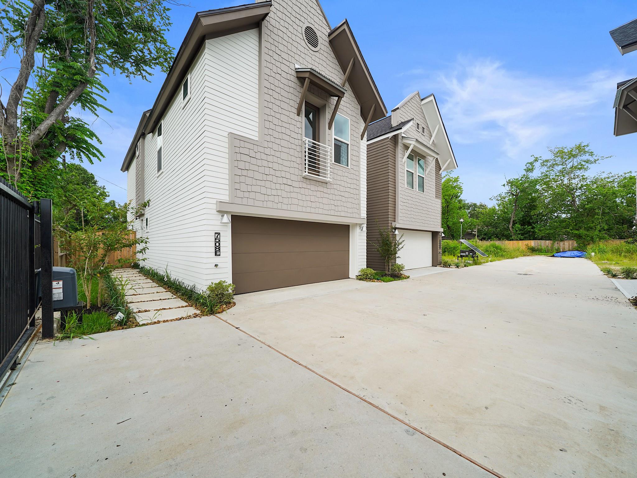 7508 Carver Road Unit: E