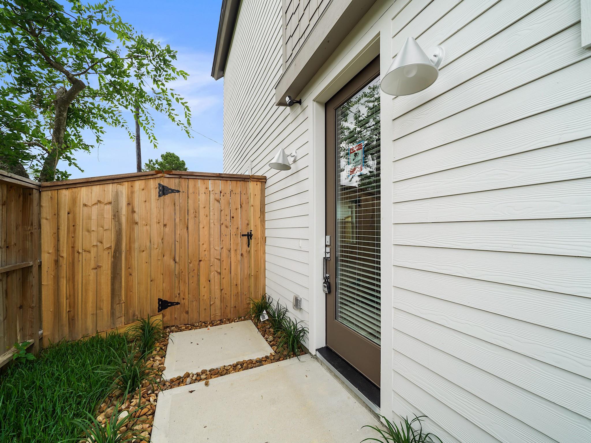 7508 Carver Road Unit: E