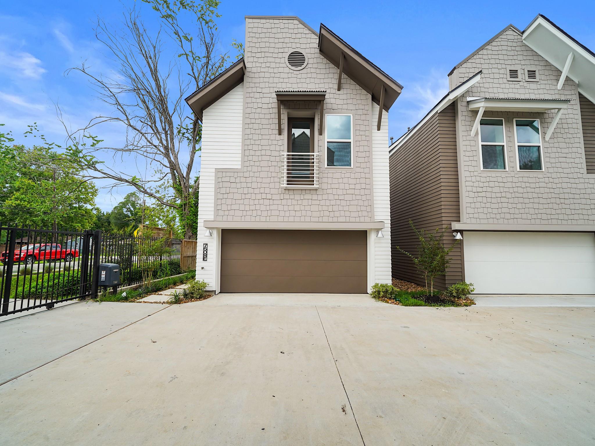 7508 Carver Road Unit: E
