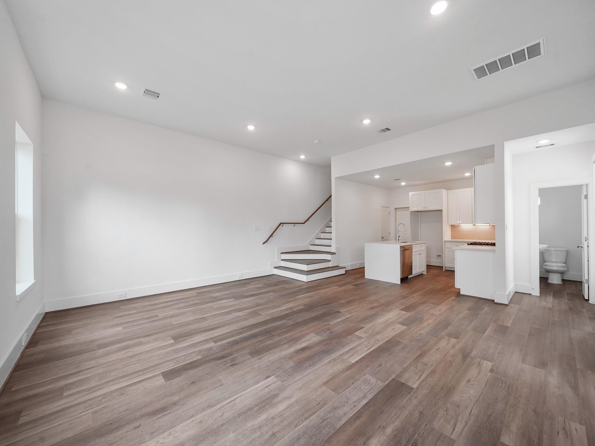 7508 Carver Road Unit: E
