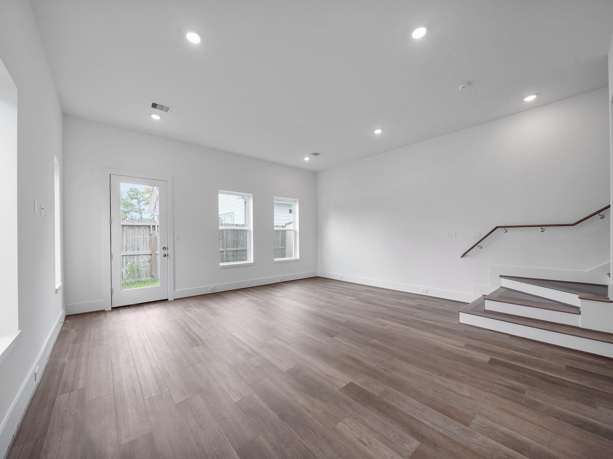 7508 Carver Road Unit: E