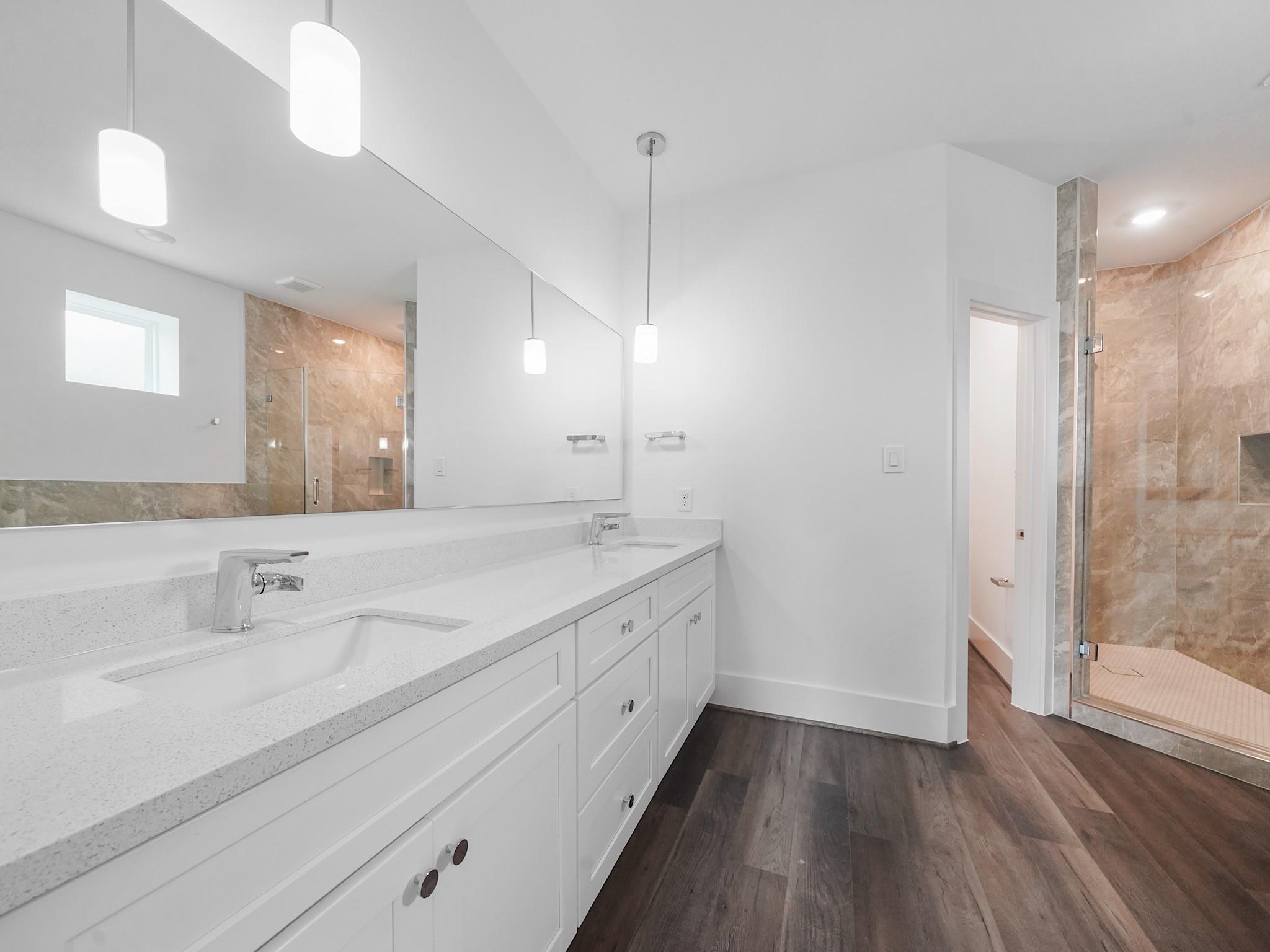 7508 Carver Road Unit: E