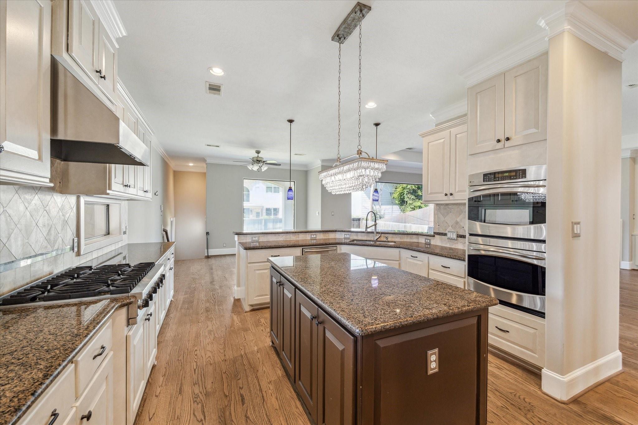 3310 Blue Bonnet Boulevard