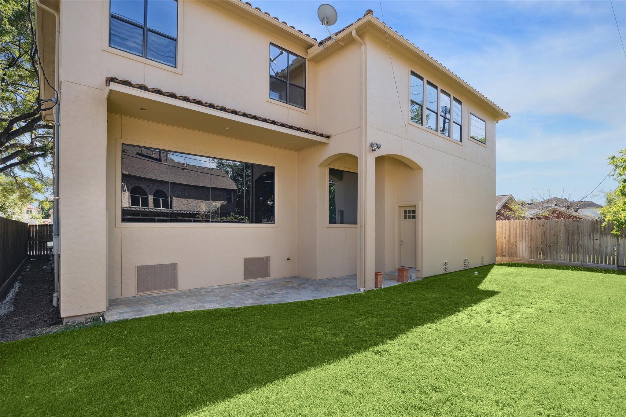 3310 Blue Bonnet Boulevard