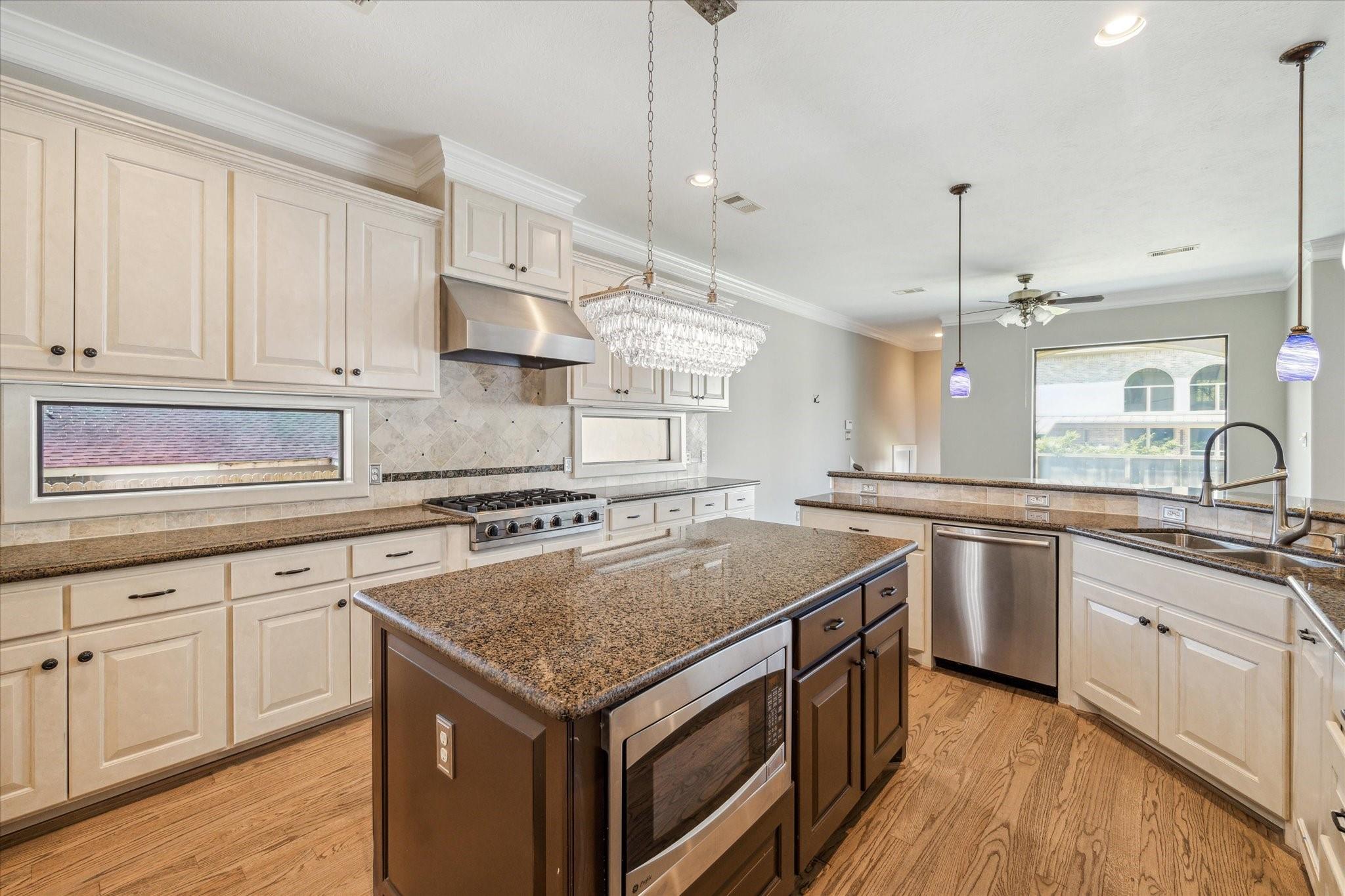 3310 Blue Bonnet Boulevard