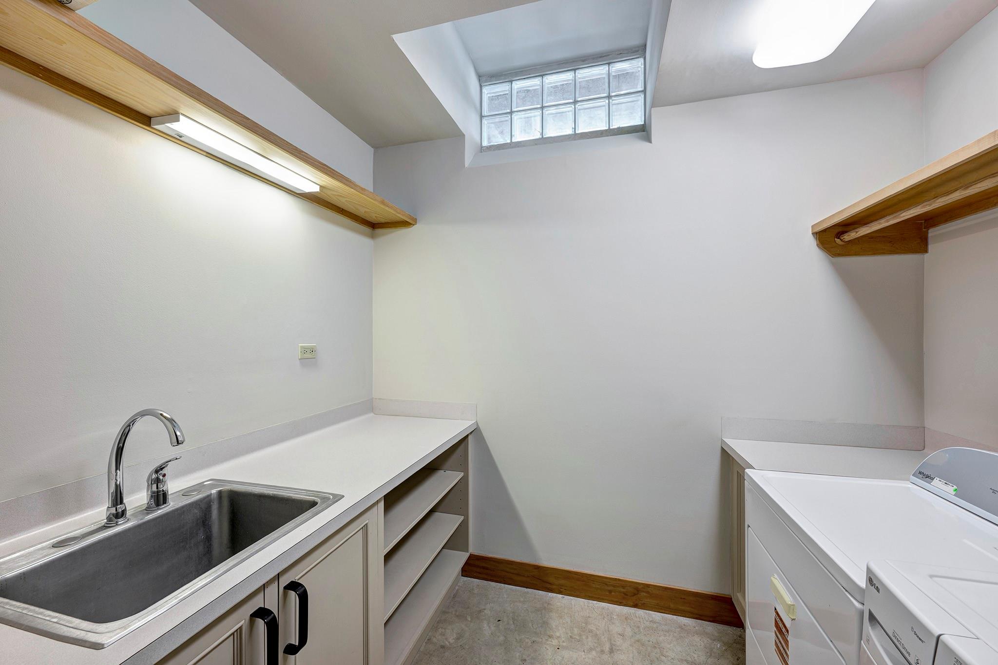 10 Waverly Court