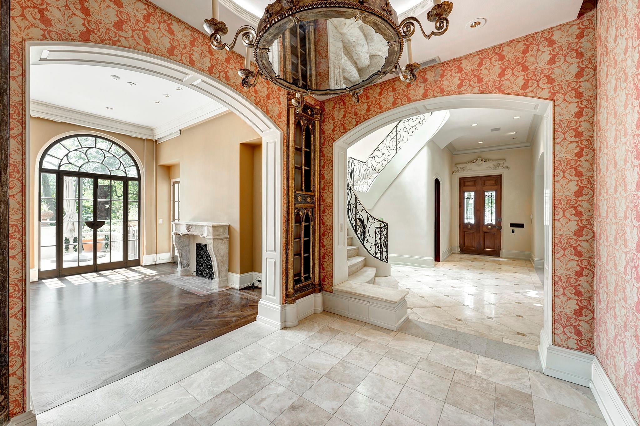 10 Waverly Court