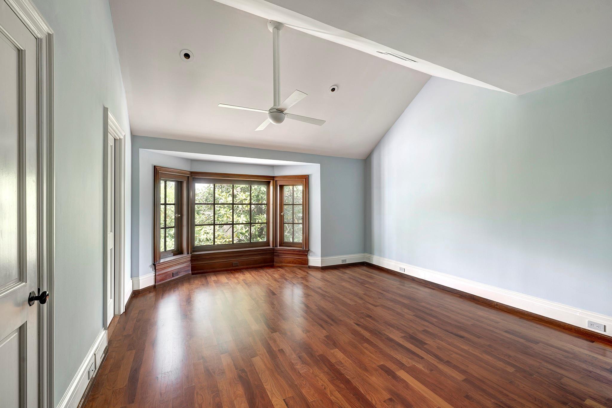 10 Waverly Court