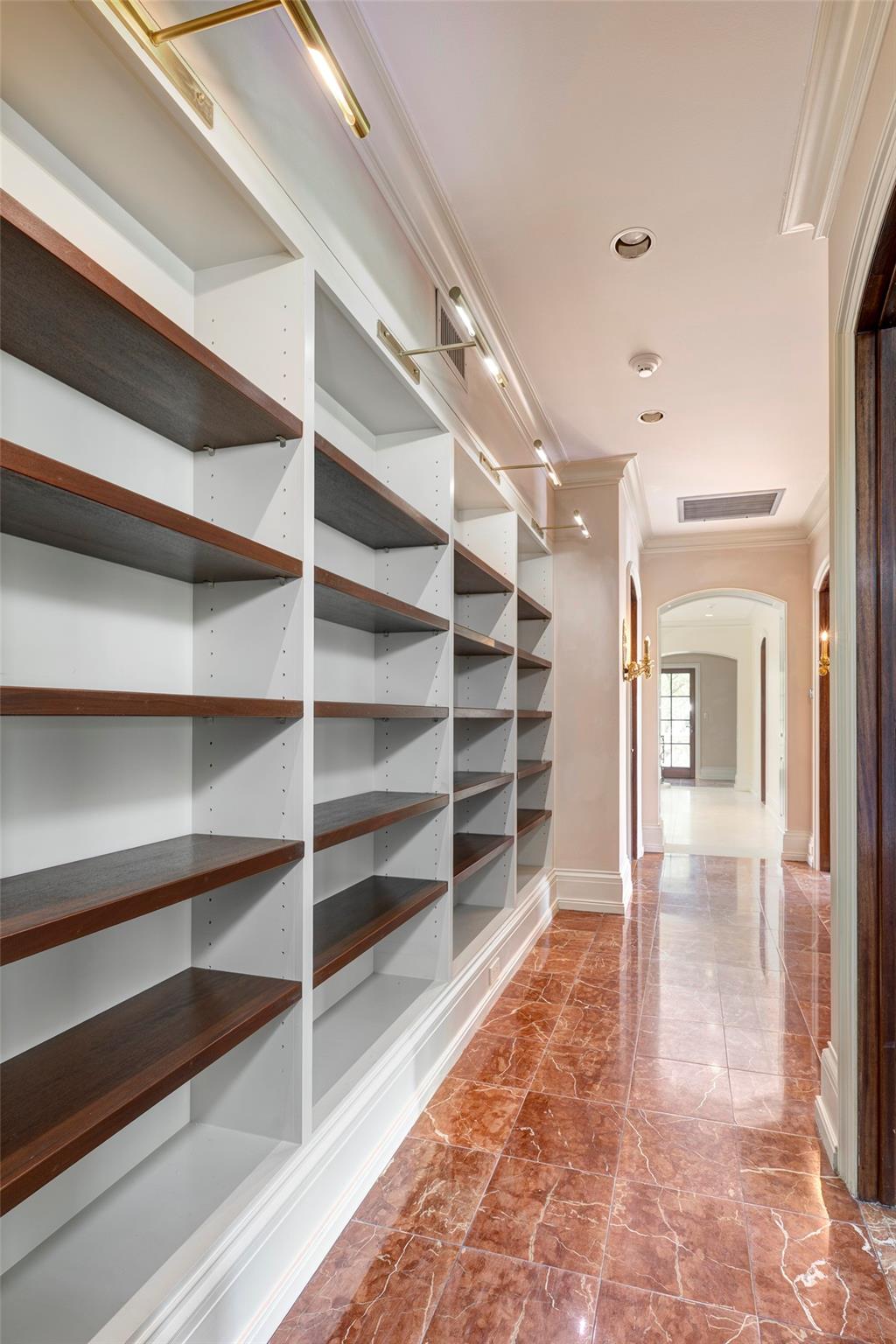 10 Waverly Court