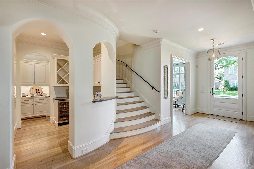 6206 Del Monte Drive