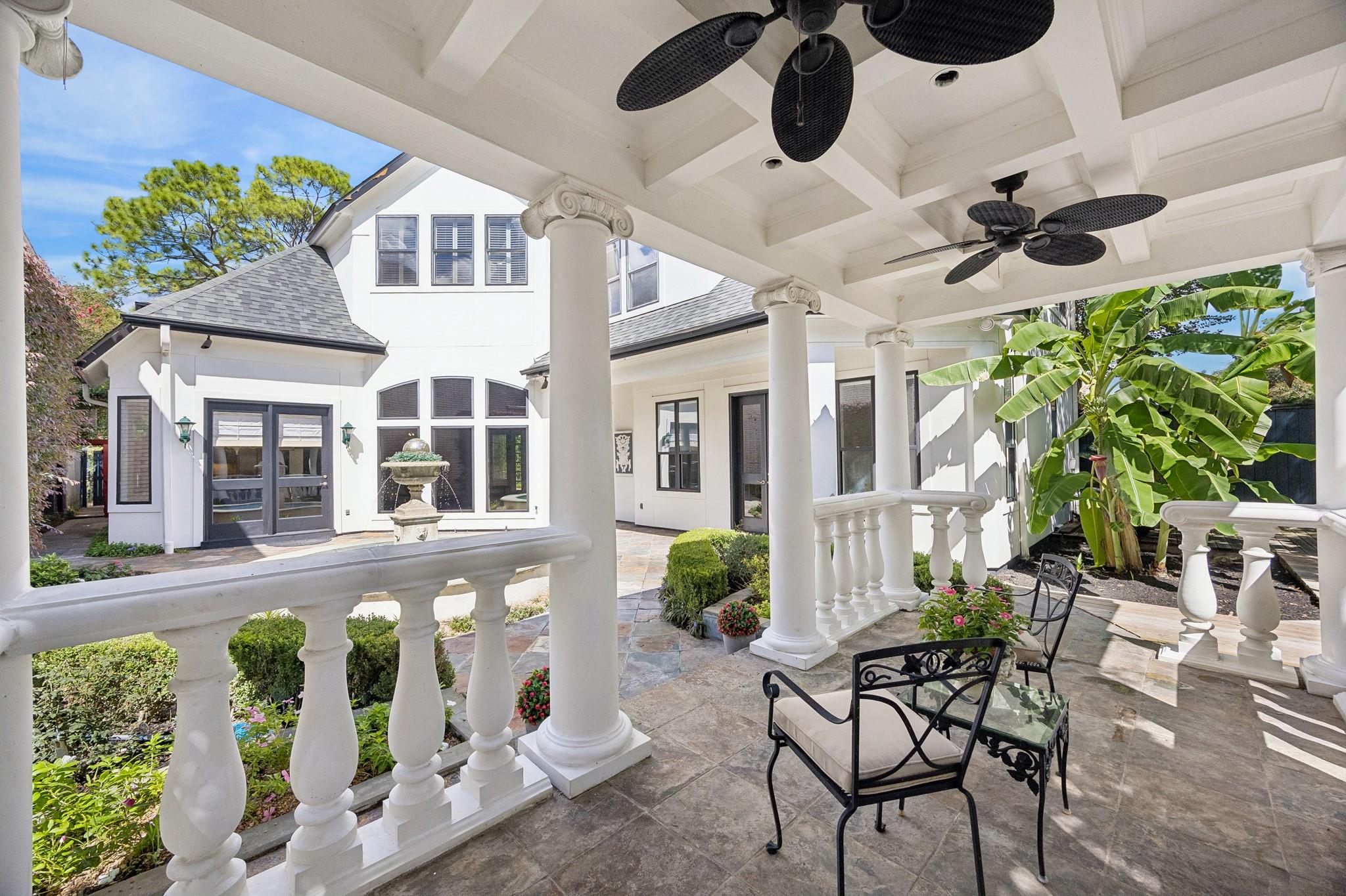 33 W Broad Oaks Drive