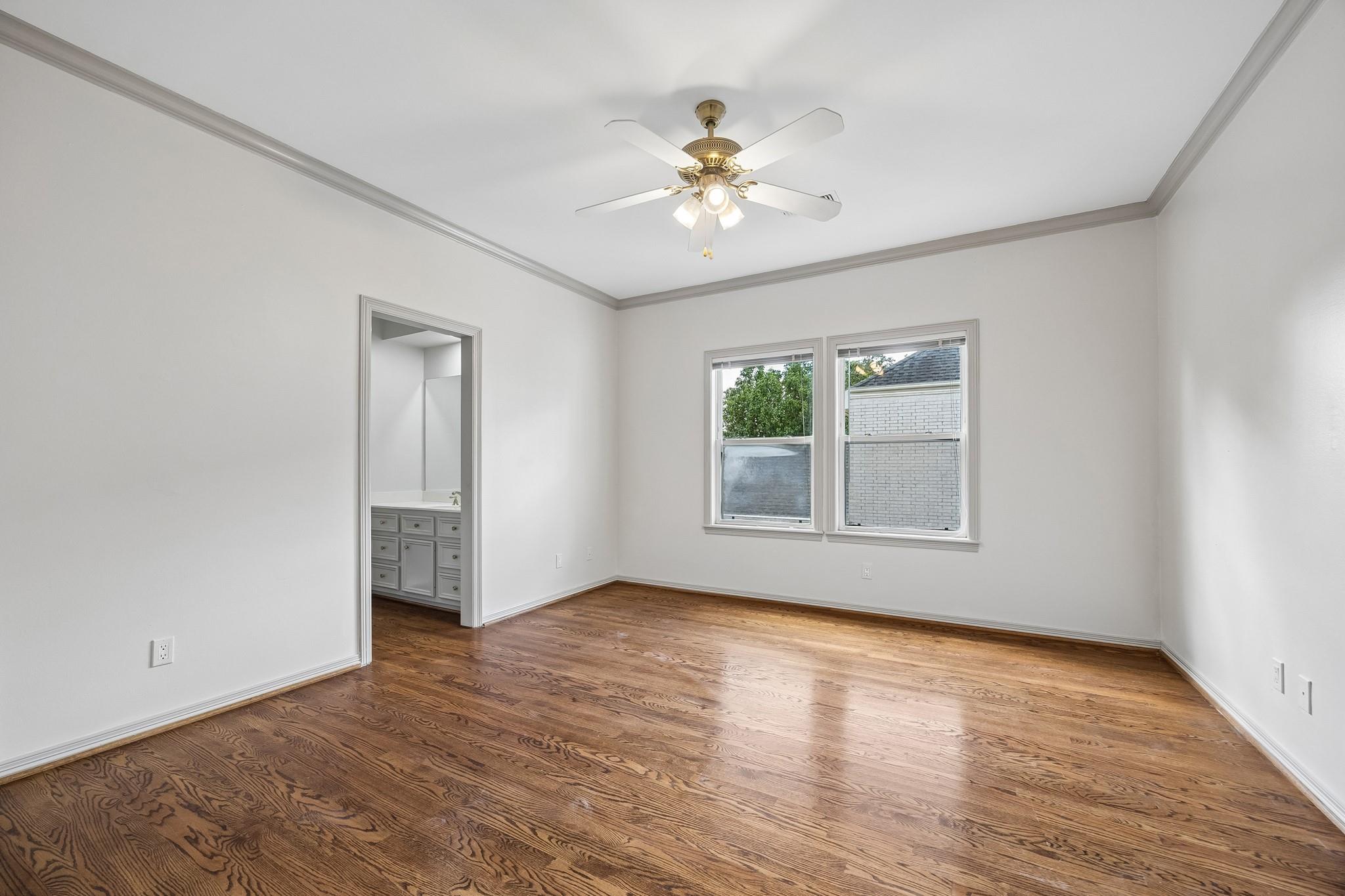 33 W Broad Oaks Drive