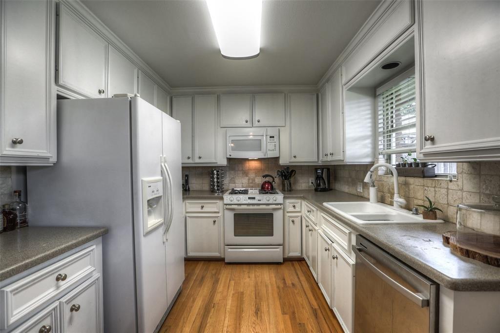 6222 Lindyann Lane