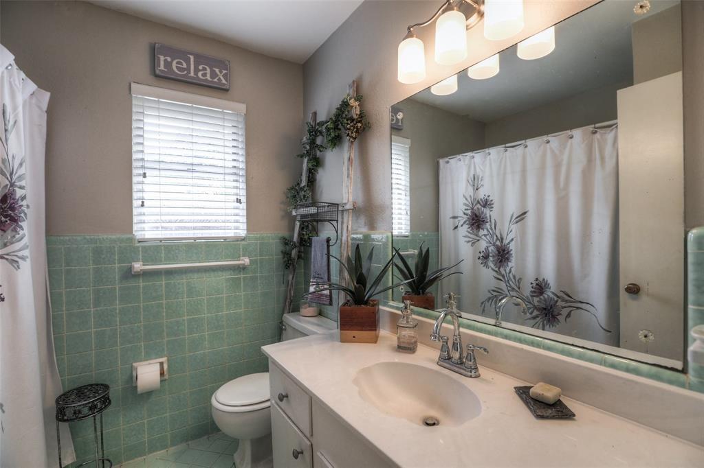 6222 Lindyann Lane