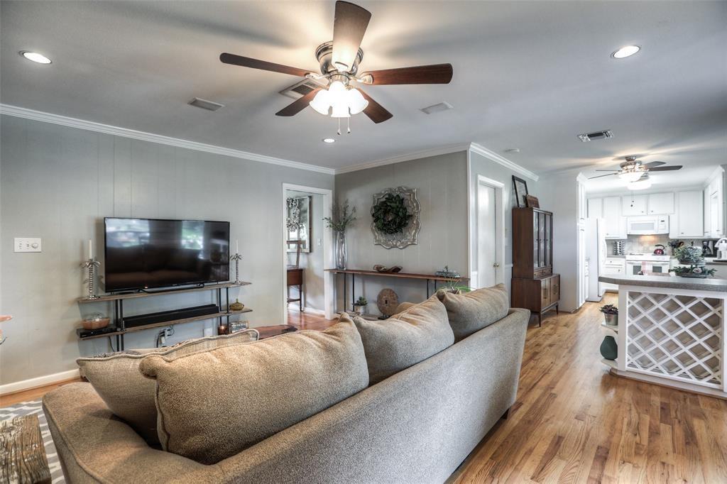6222 Lindyann Lane