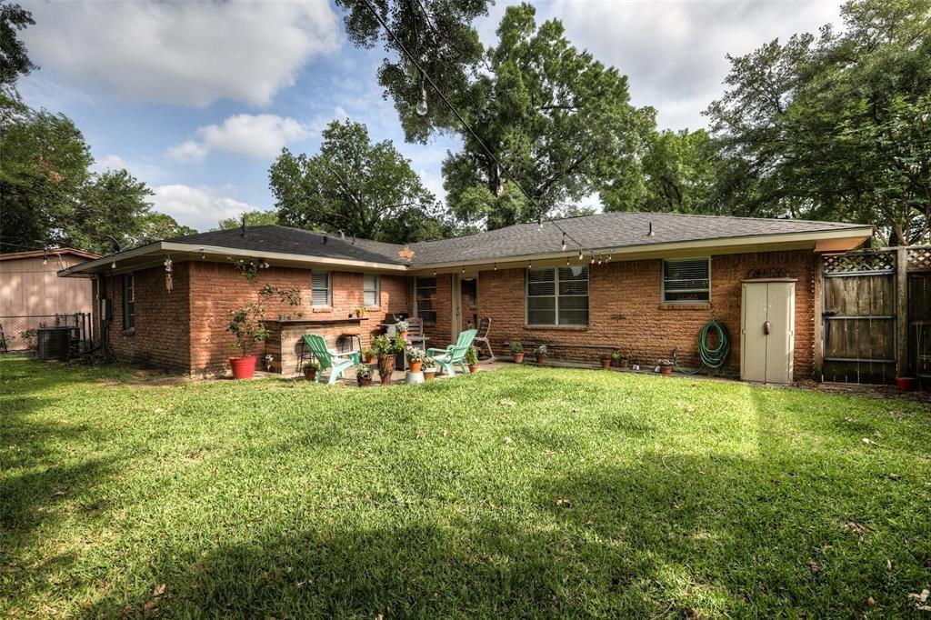 6222 Lindyann Lane