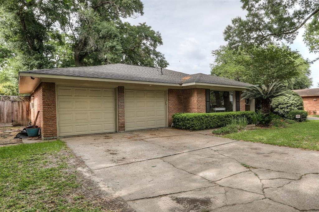 6222 Lindyann Lane