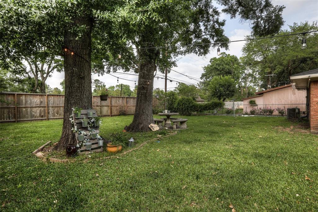 6222 Lindyann Lane