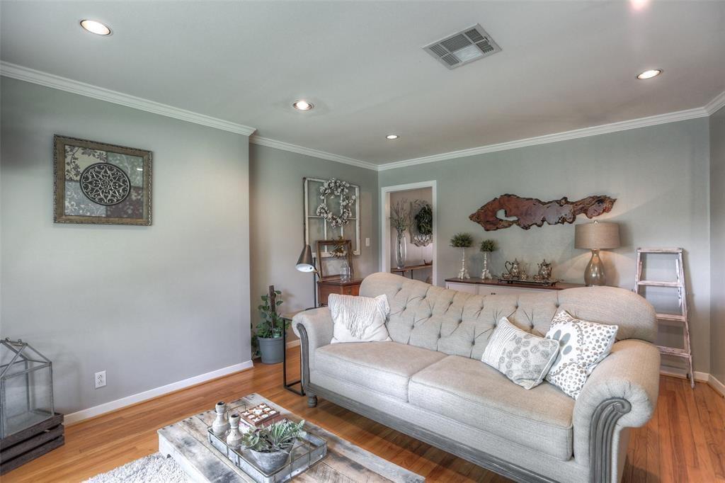 6222 Lindyann Lane