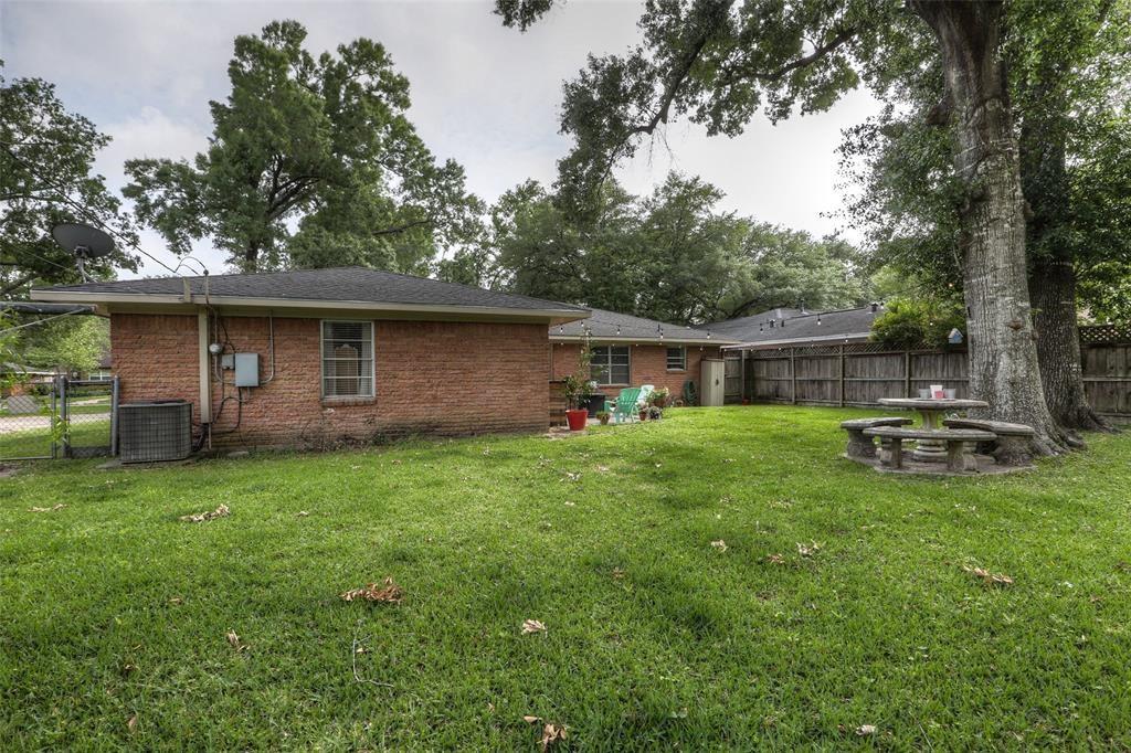 6222 Lindyann Lane