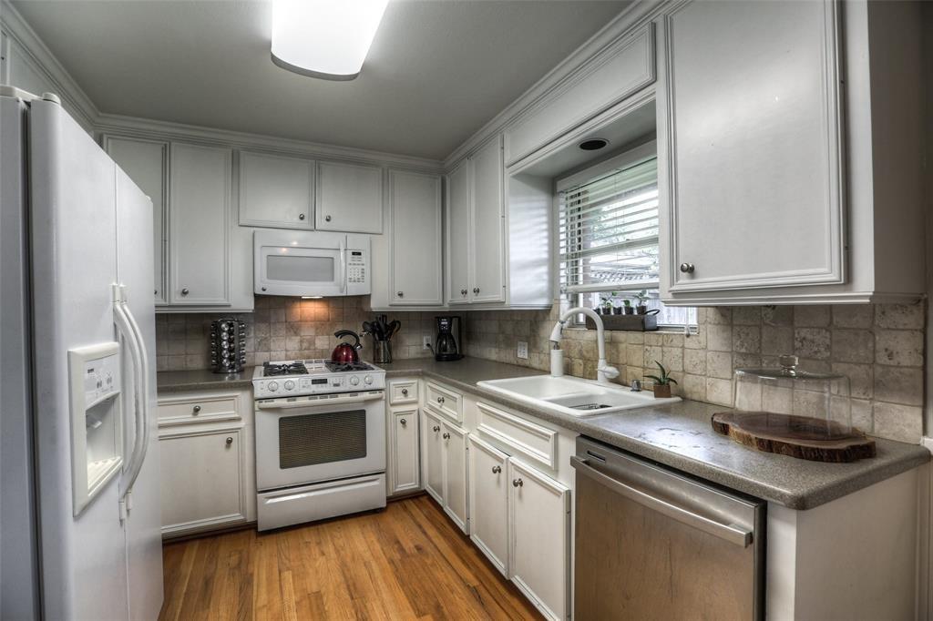 6222 Lindyann Lane