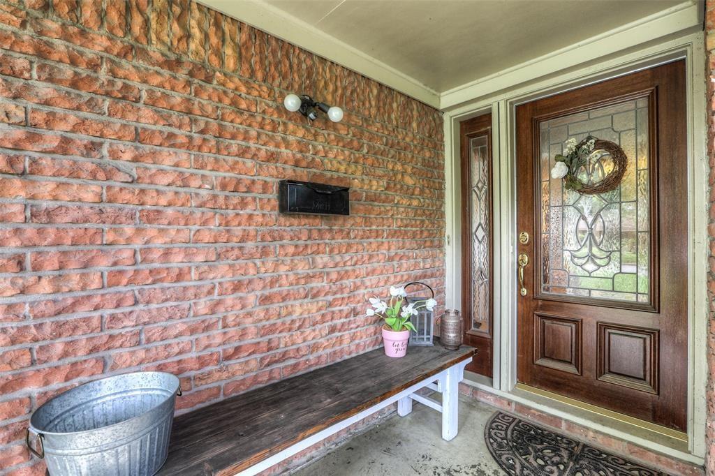 6222 Lindyann Lane