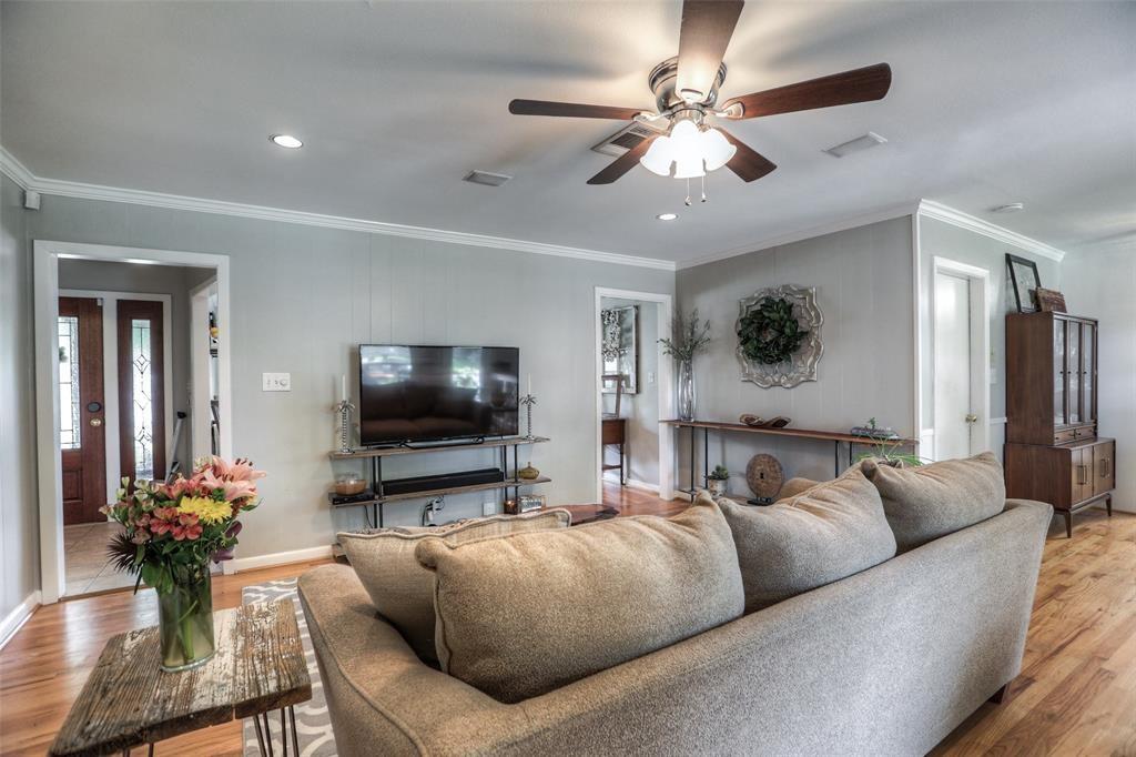6222 Lindyann Lane
