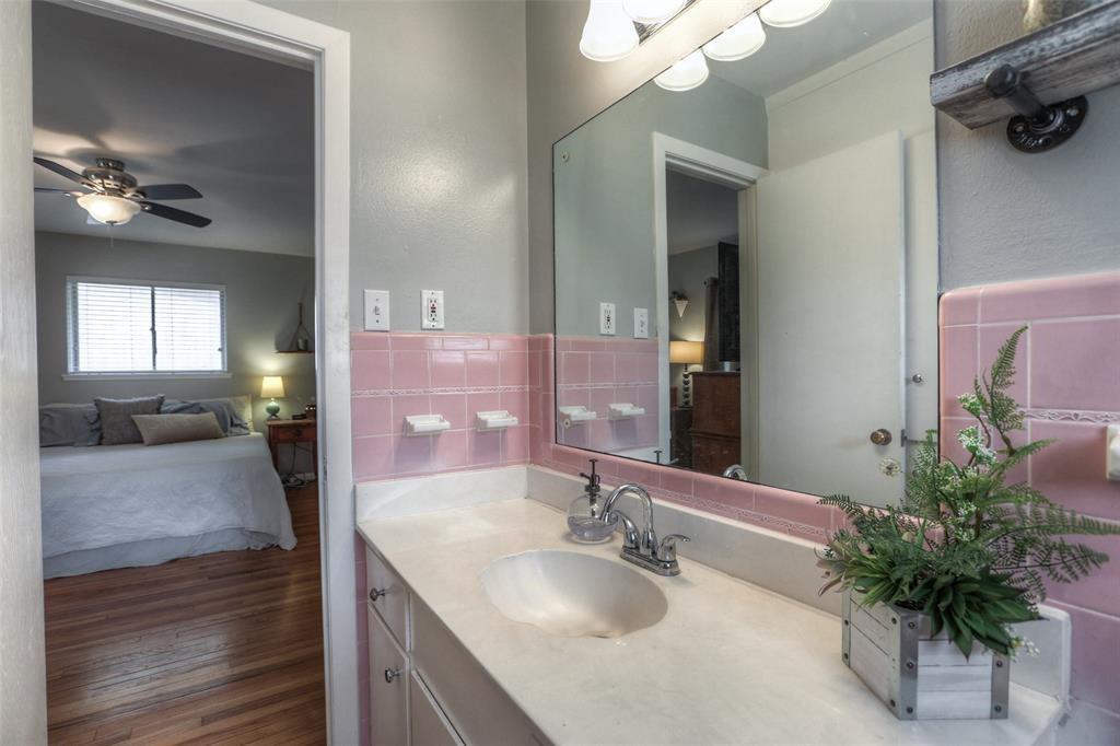 6222 Lindyann Lane