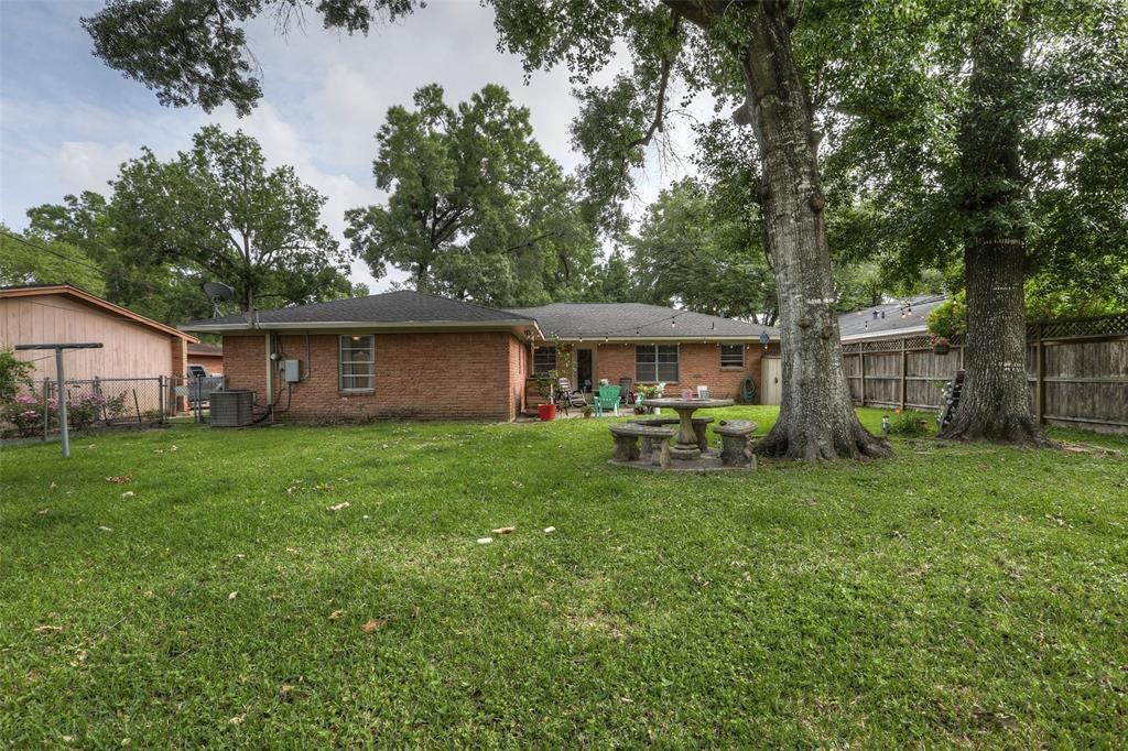 6222 Lindyann Lane