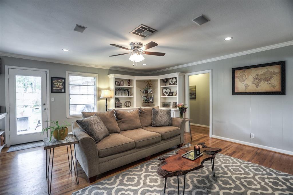 6222 Lindyann Lane