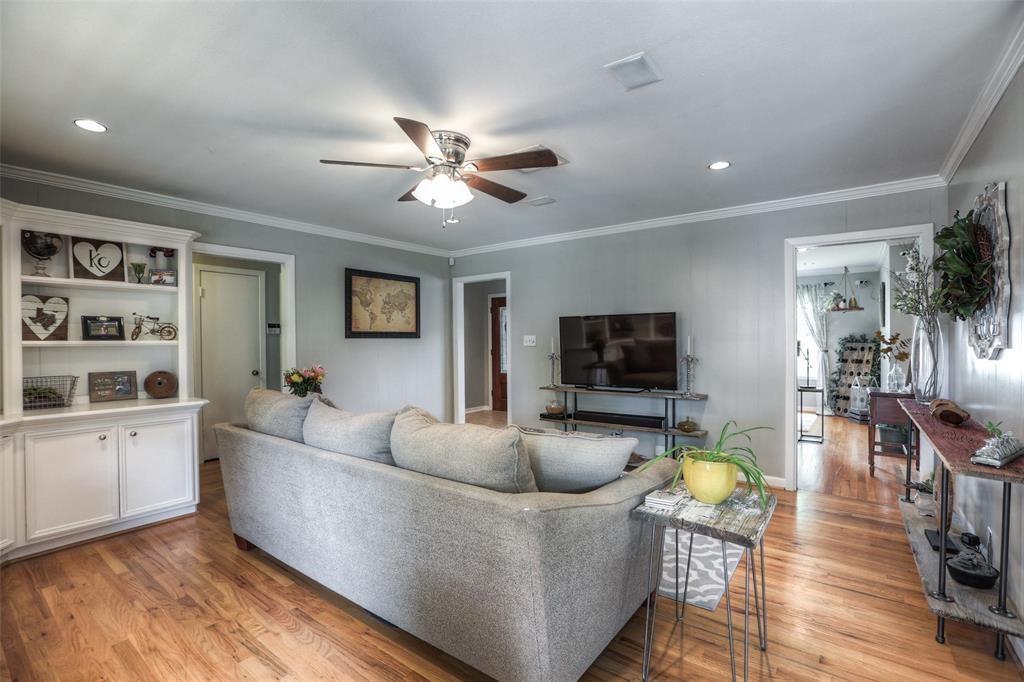 6222 Lindyann Lane