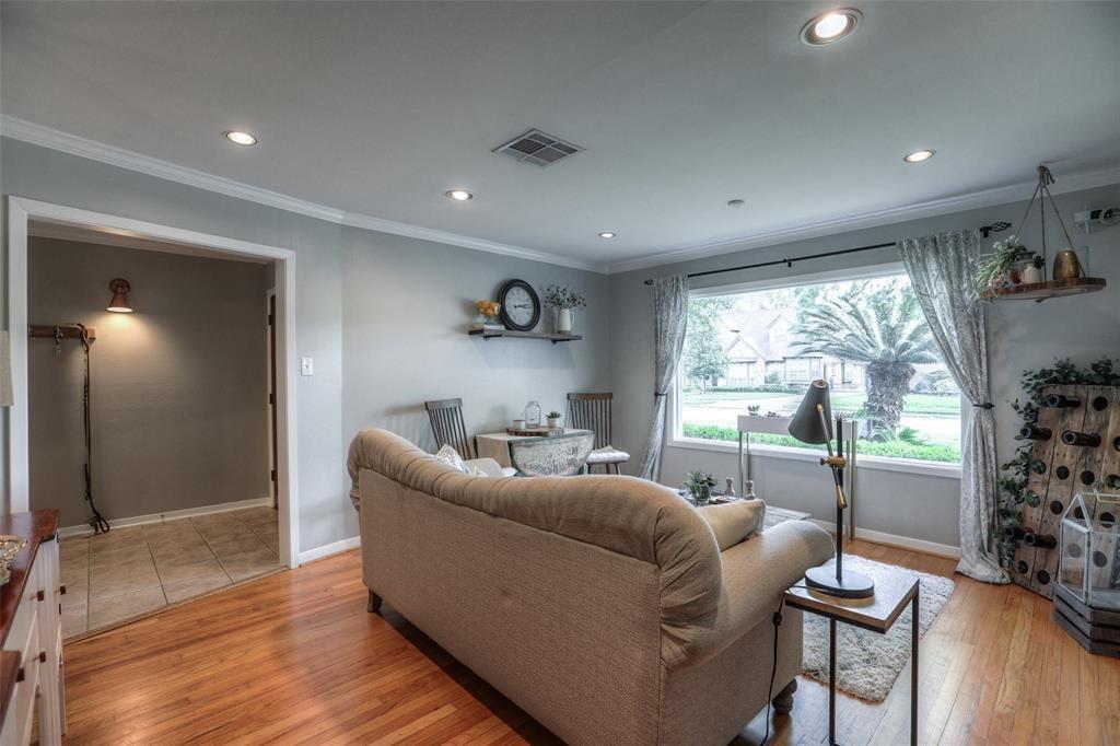 6222 Lindyann Lane