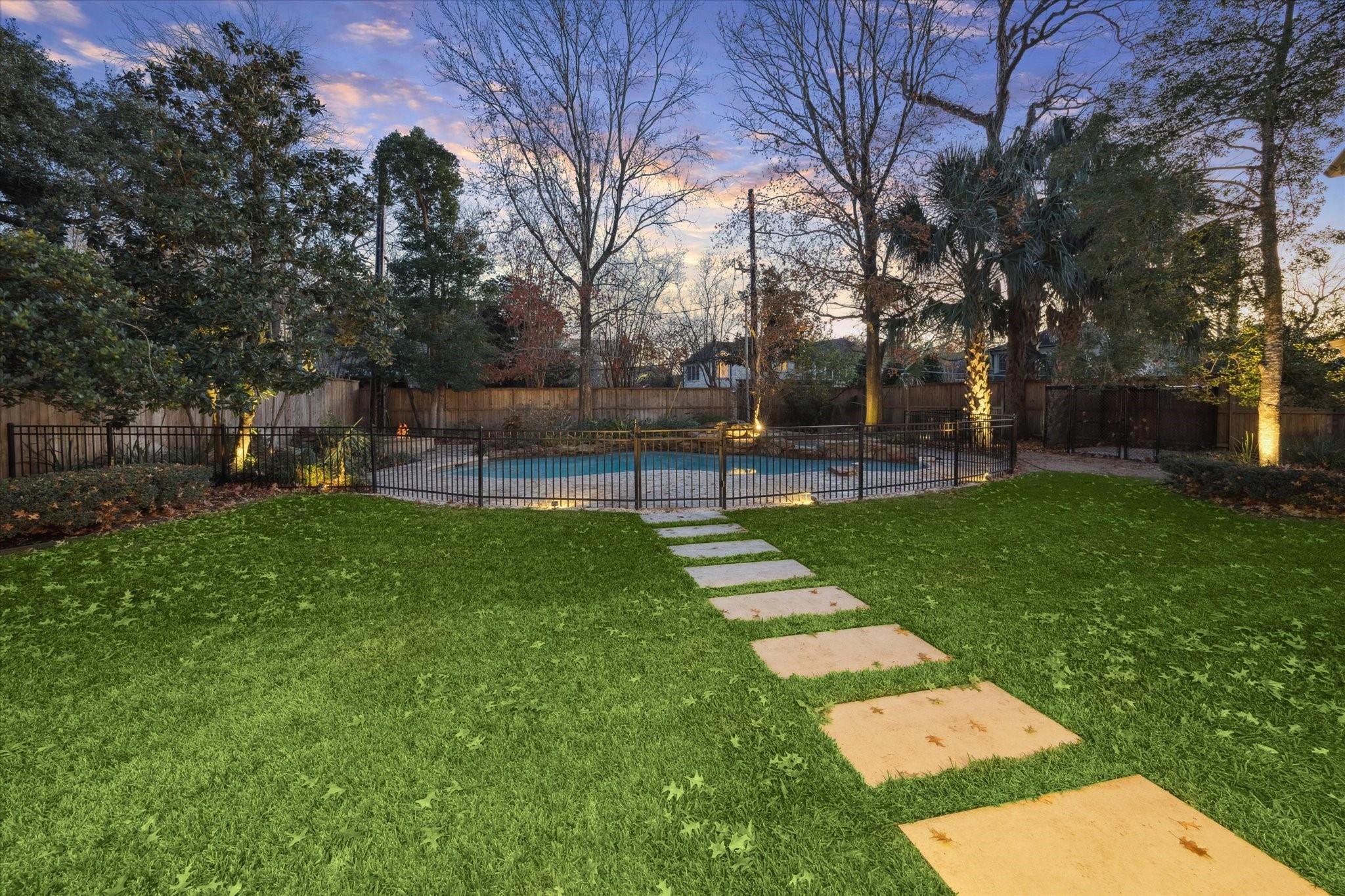 2305 Blue Bonnet Boulevard