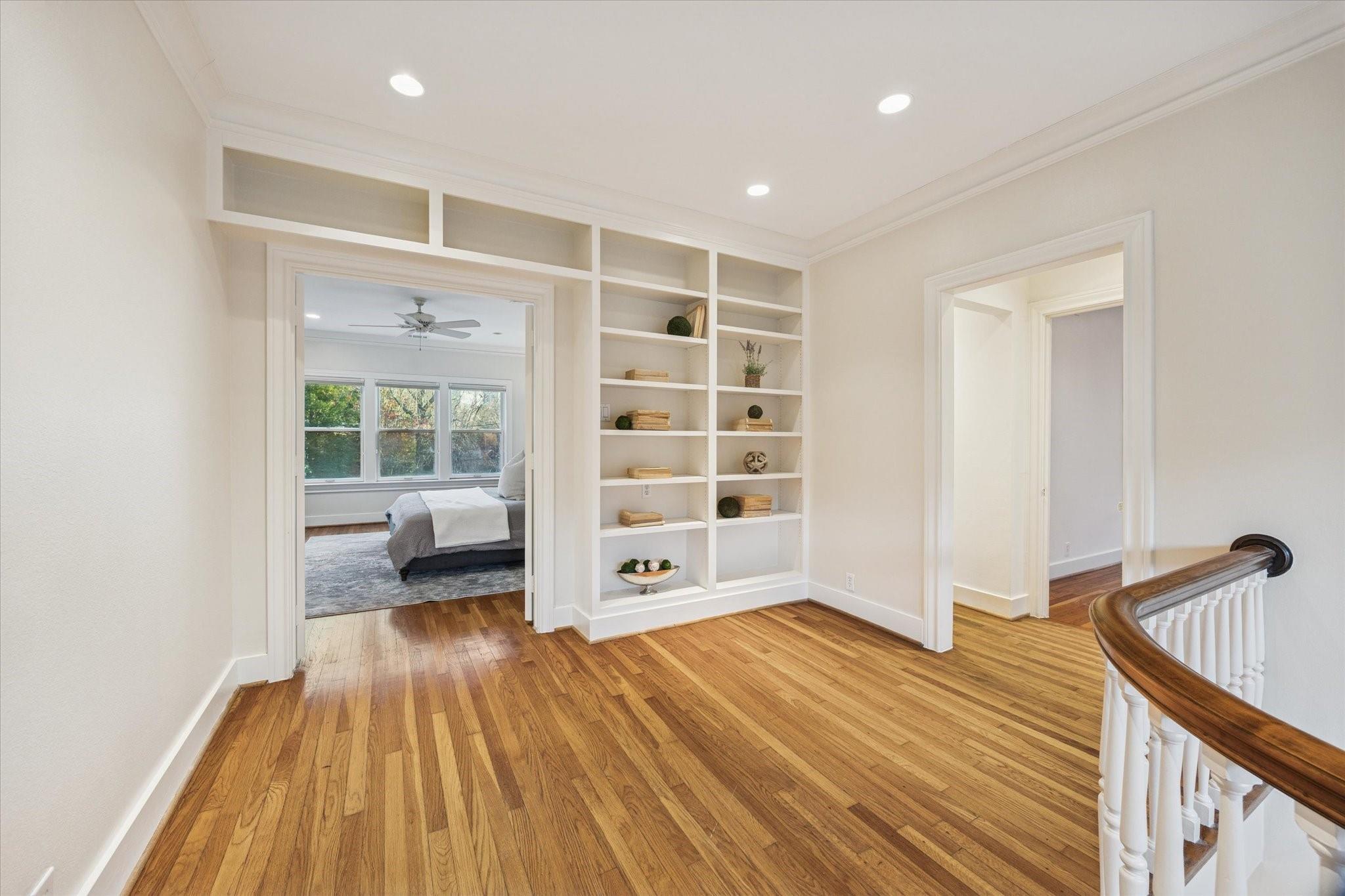 2305 Blue Bonnet Boulevard