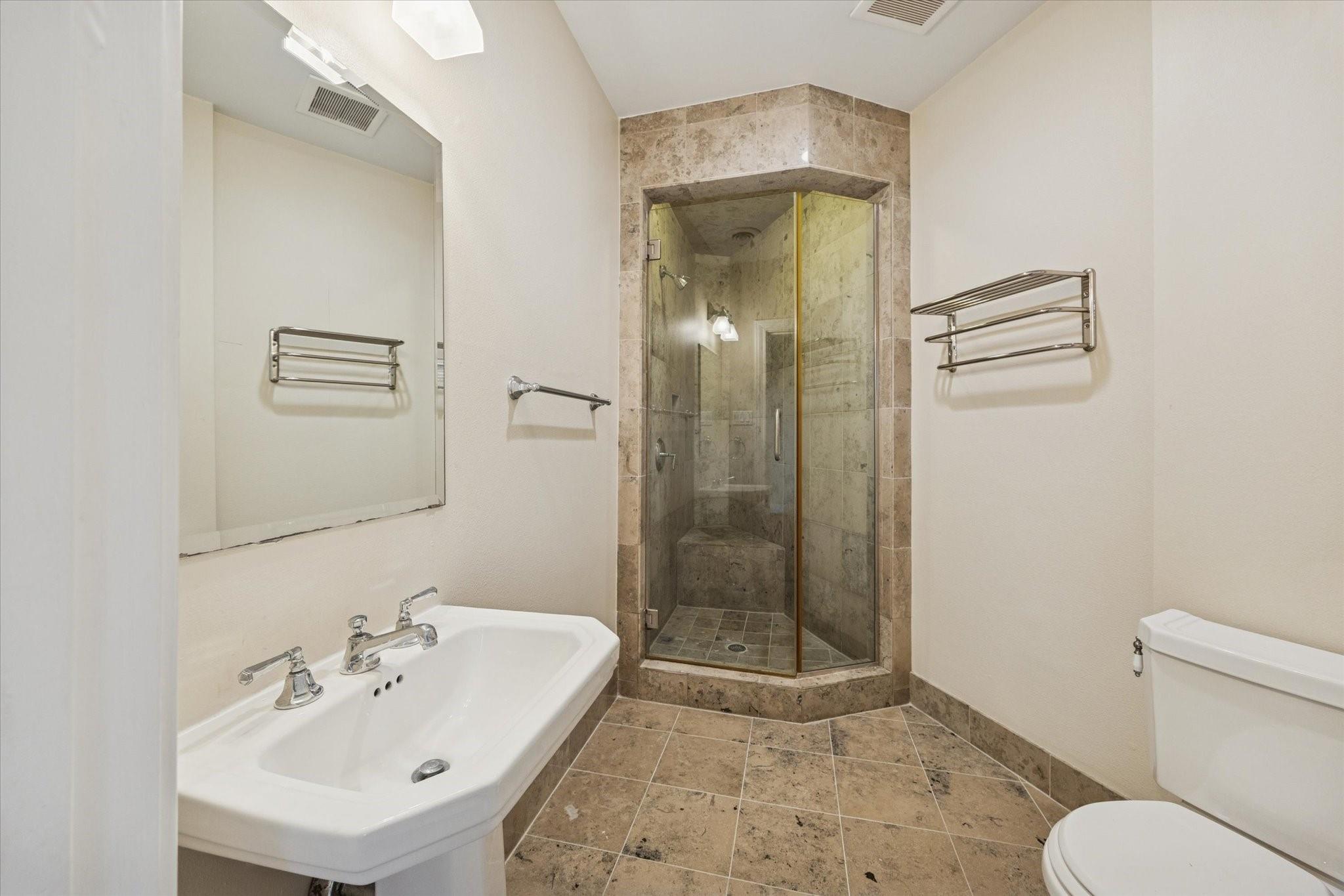 2305 Blue Bonnet Boulevard