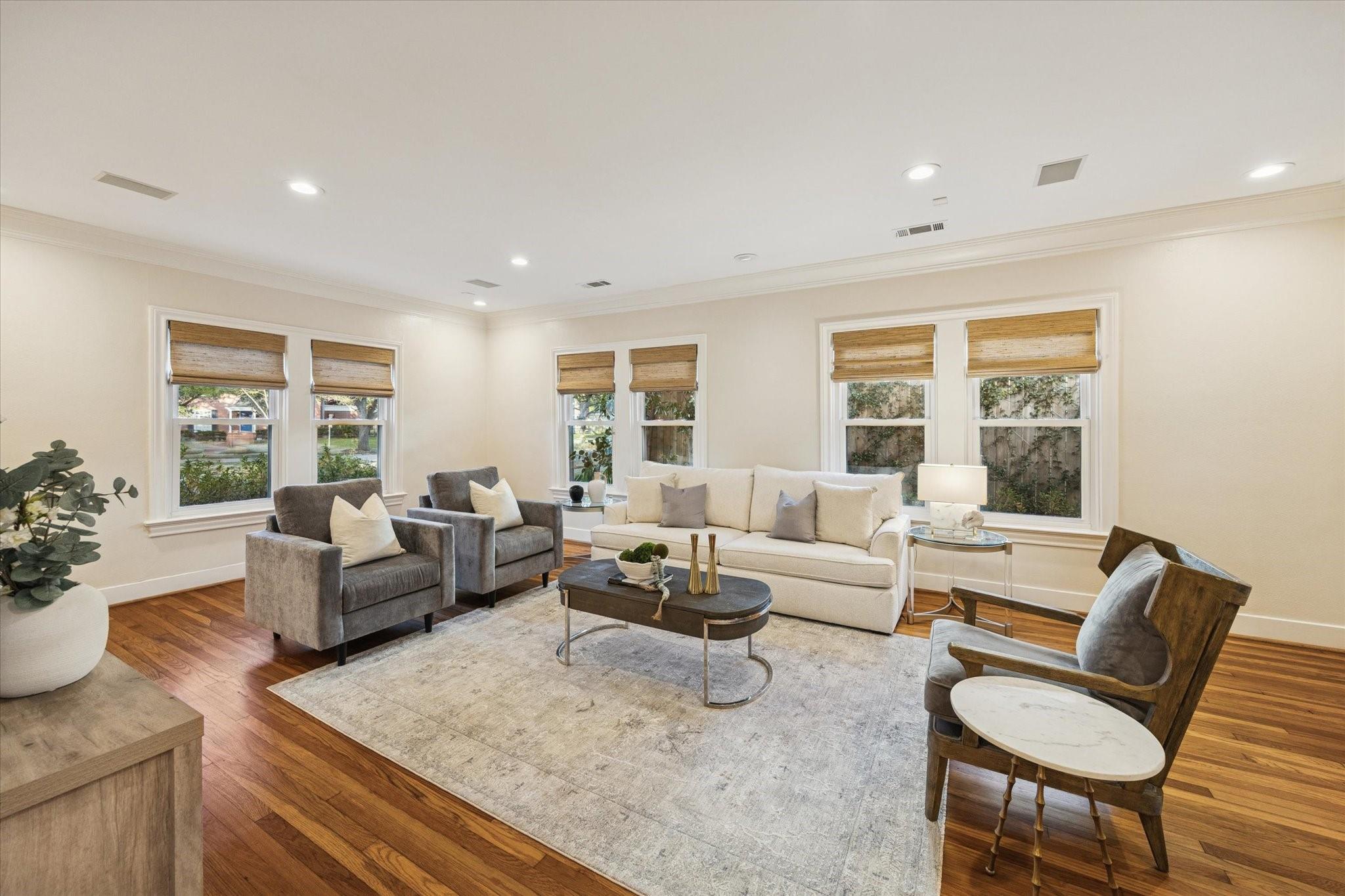 2305 Blue Bonnet Boulevard