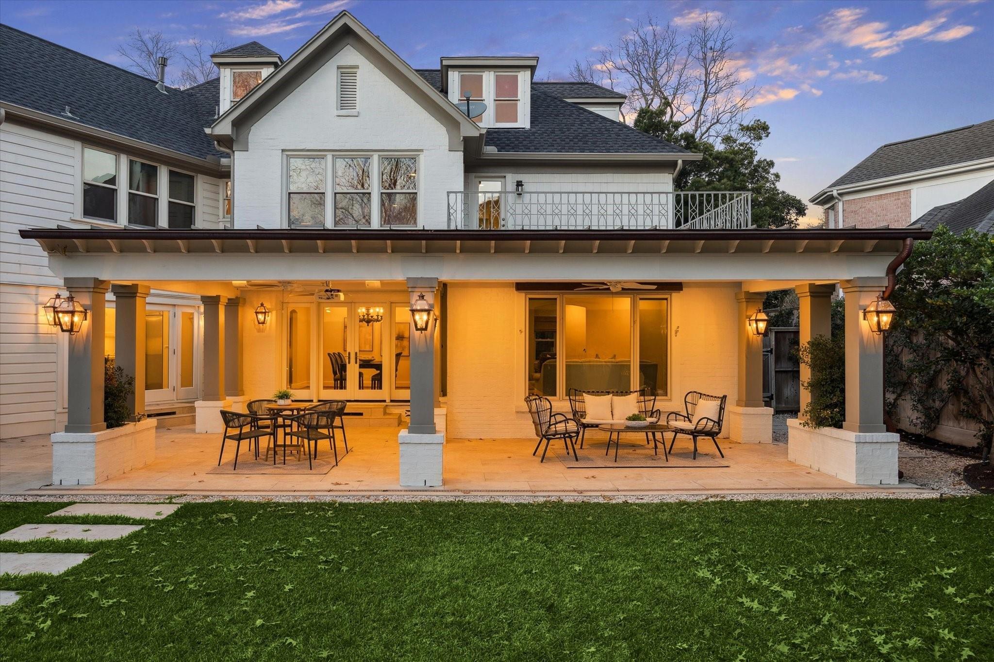 2305 Blue Bonnet Boulevard