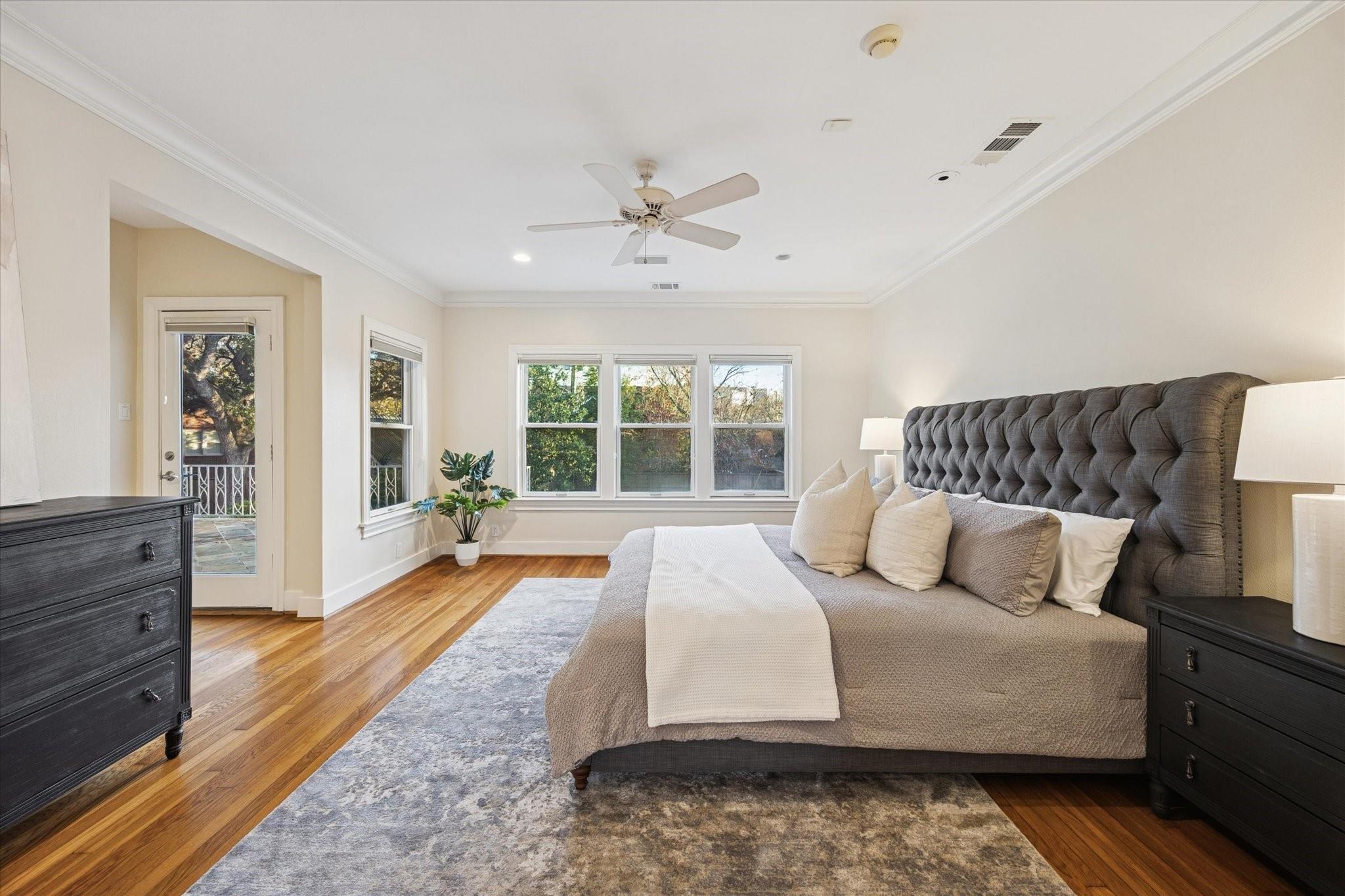 2305 Blue Bonnet Boulevard