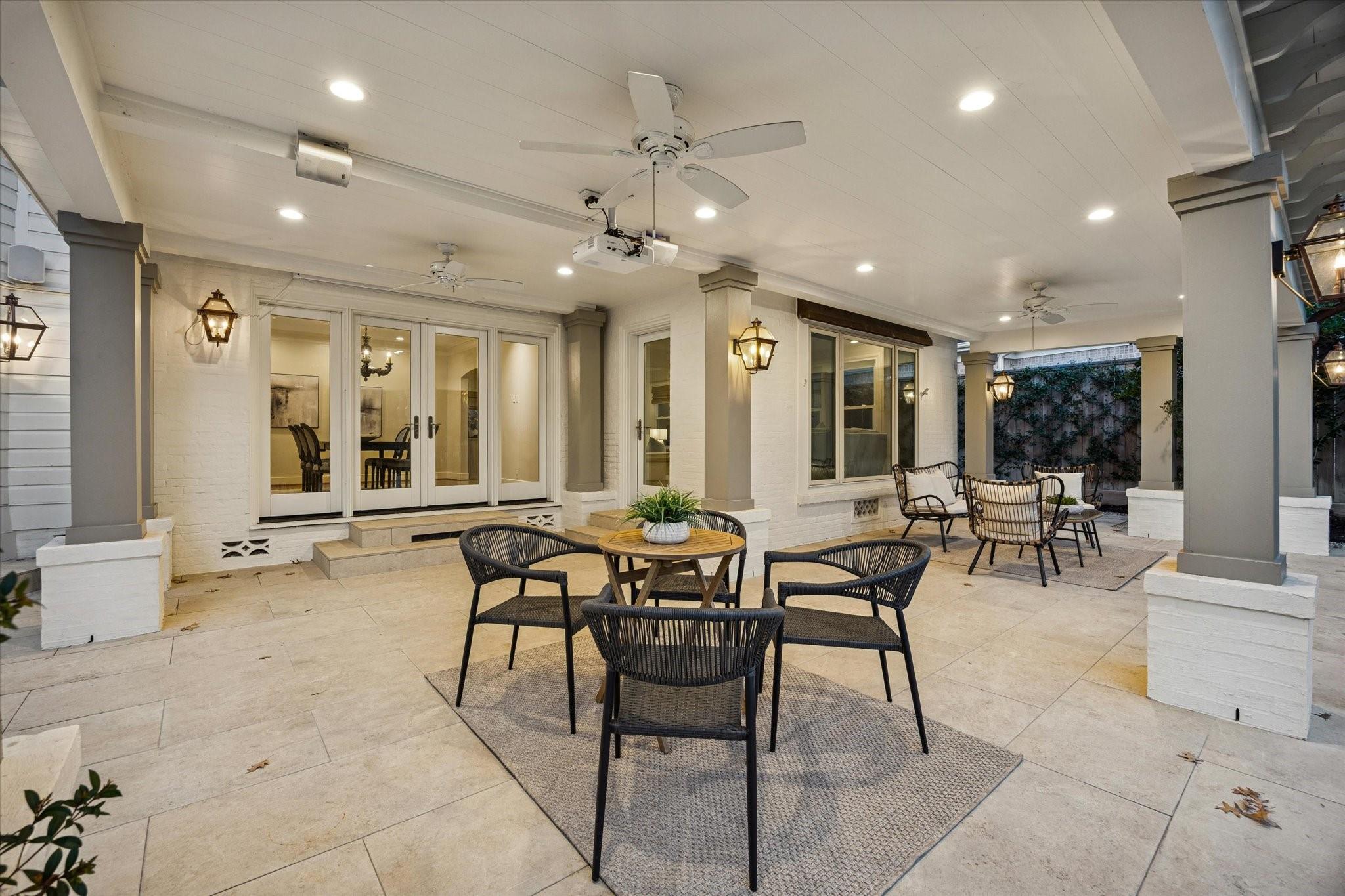 2305 Blue Bonnet Boulevard