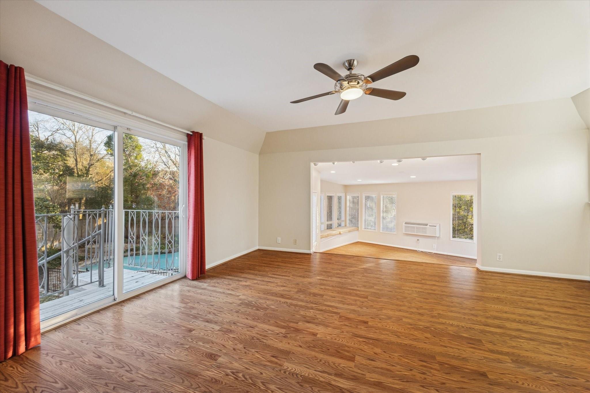 2305 Blue Bonnet Boulevard
