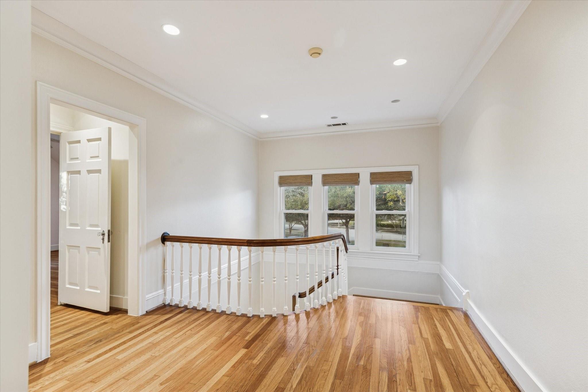 2305 Blue Bonnet Boulevard