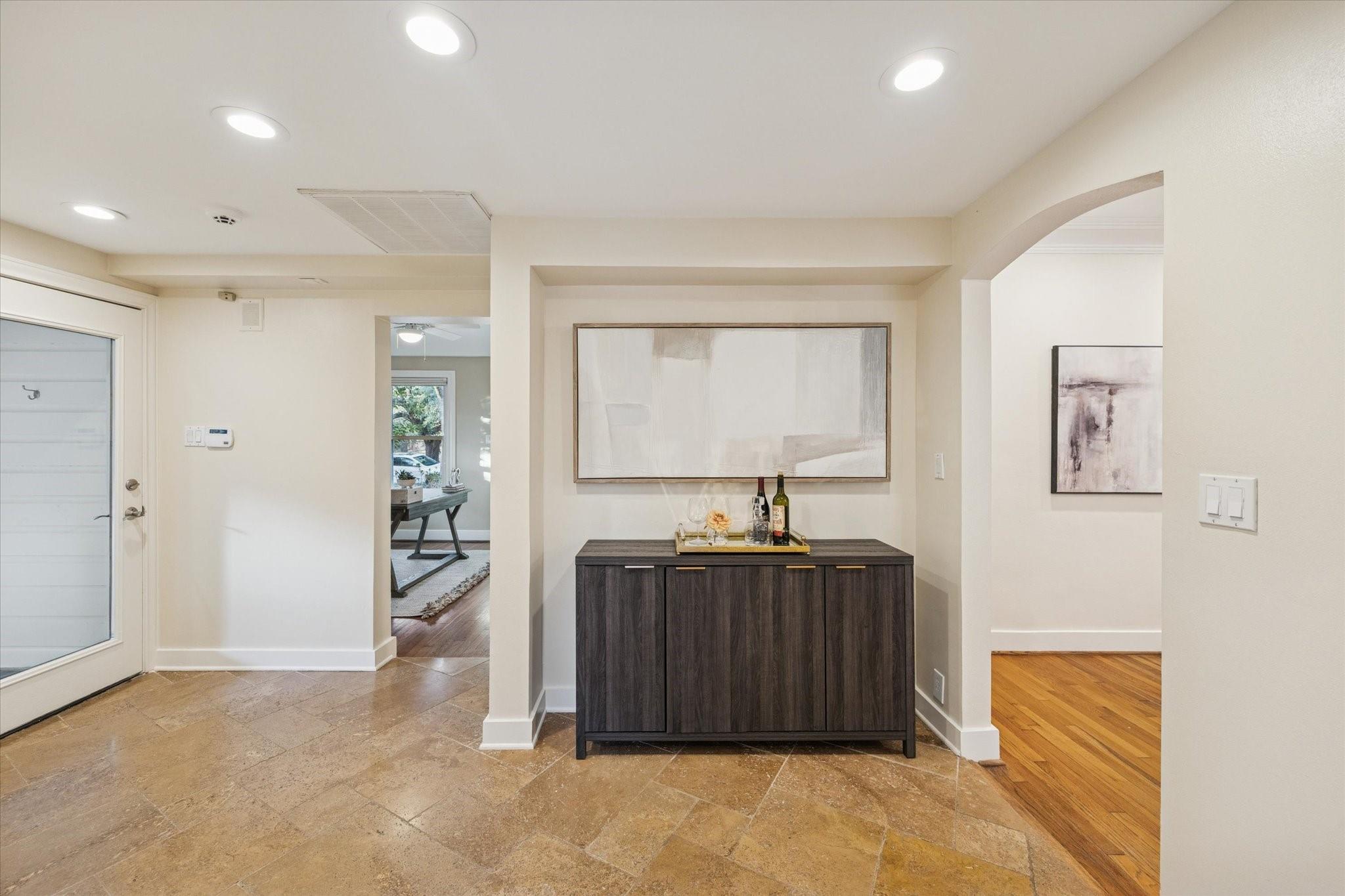 2305 Blue Bonnet Boulevard