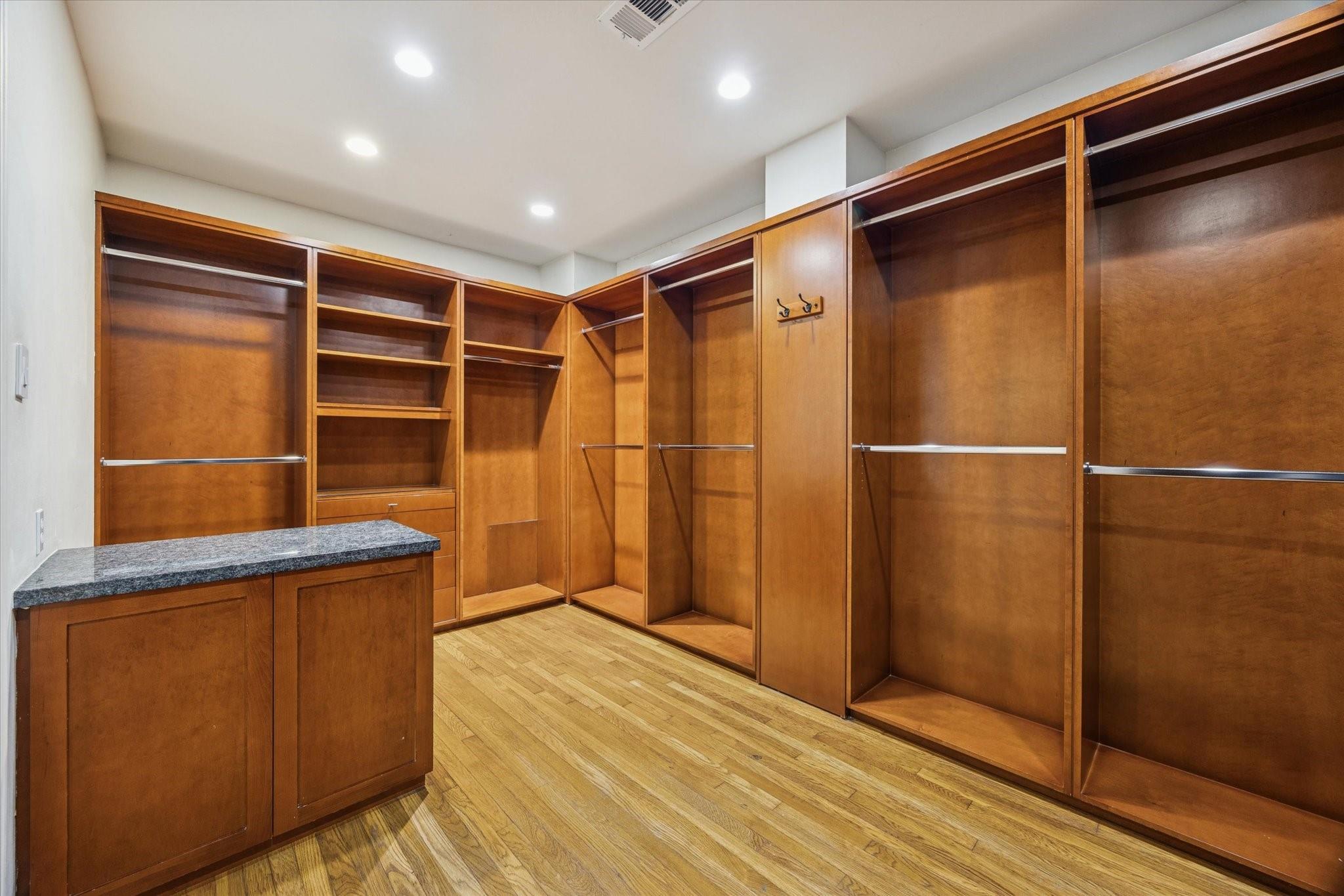 2305 Blue Bonnet Boulevard