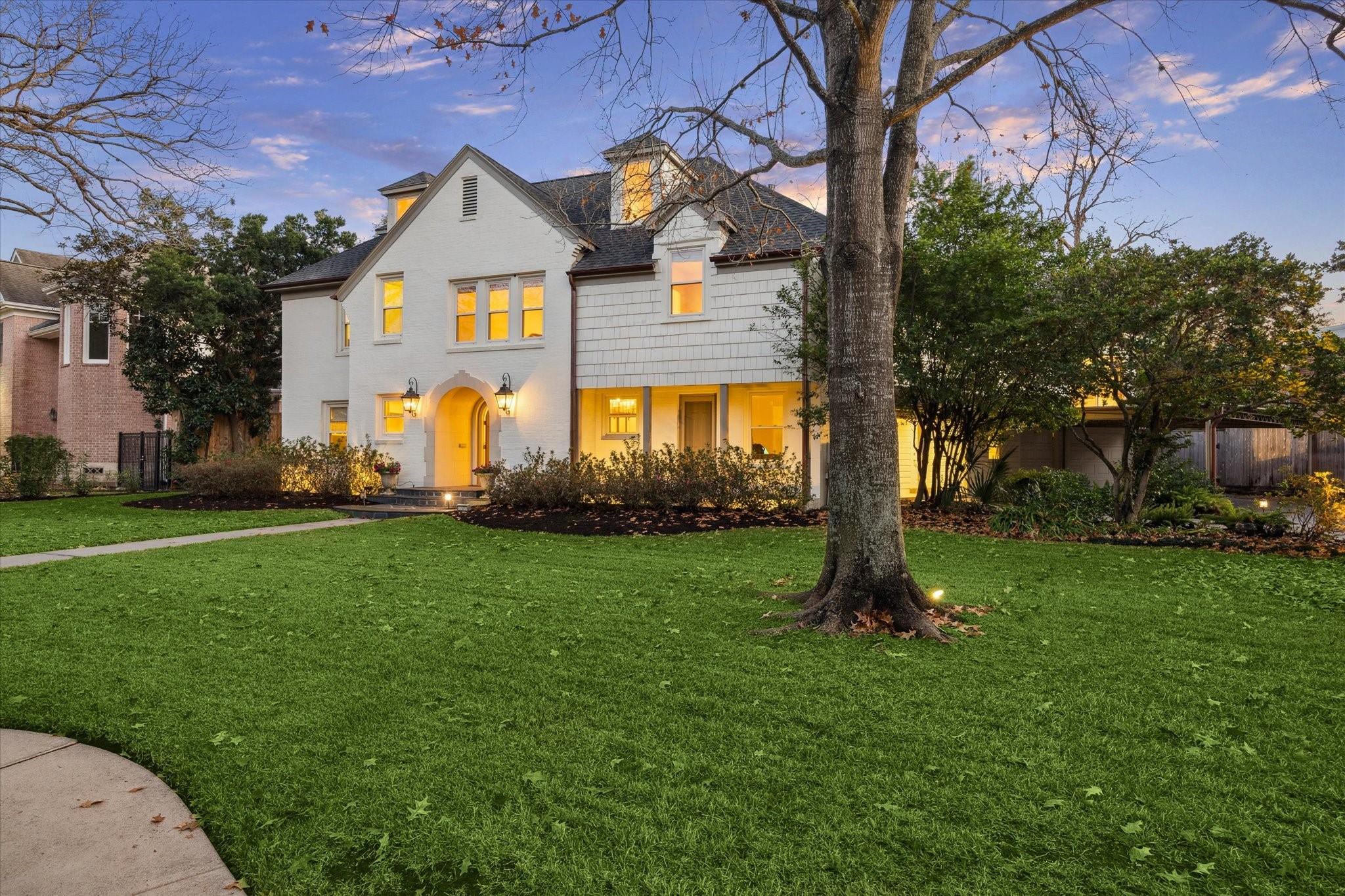 2305 Blue Bonnet Boulevard