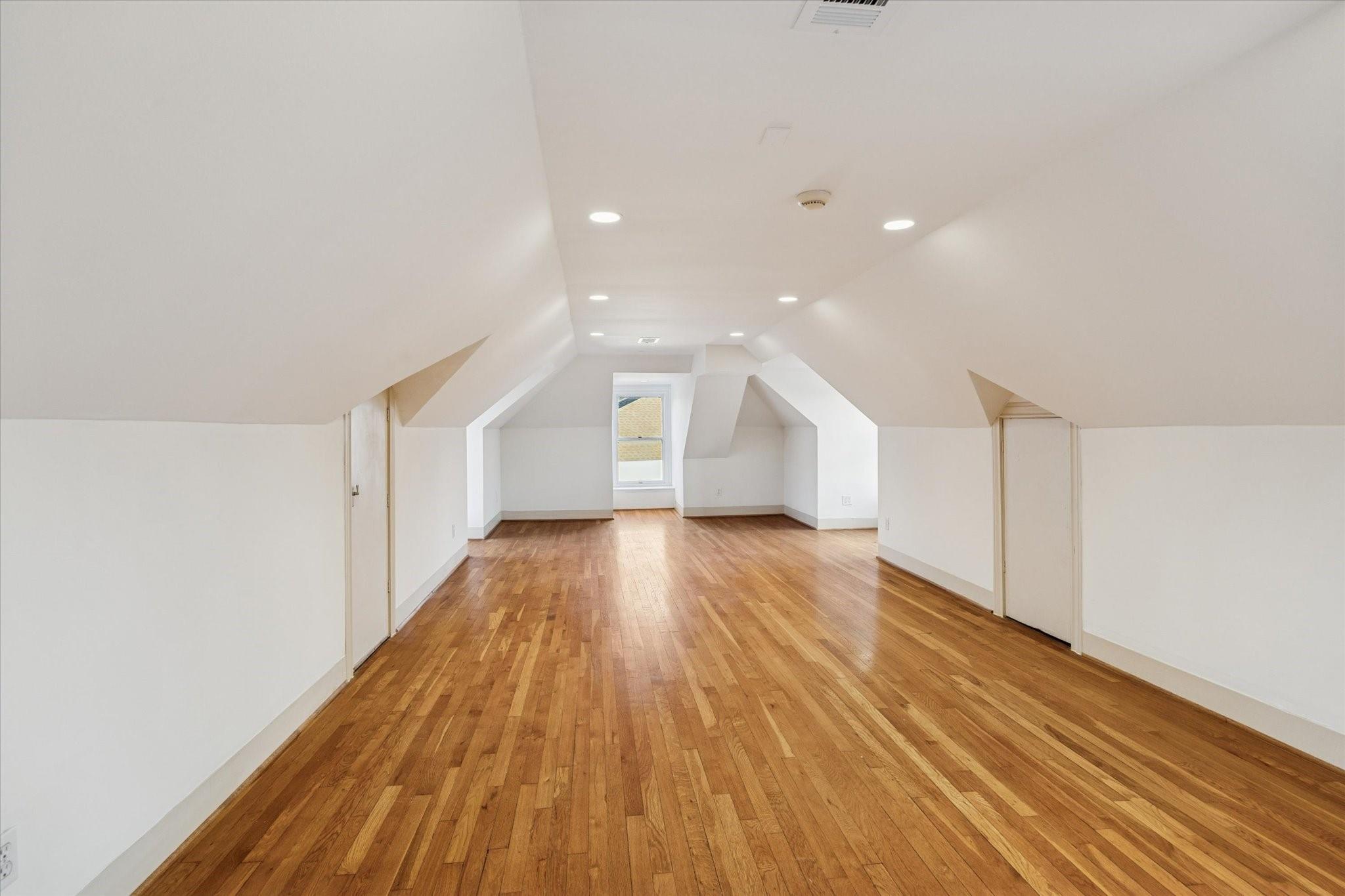 2305 Blue Bonnet Boulevard