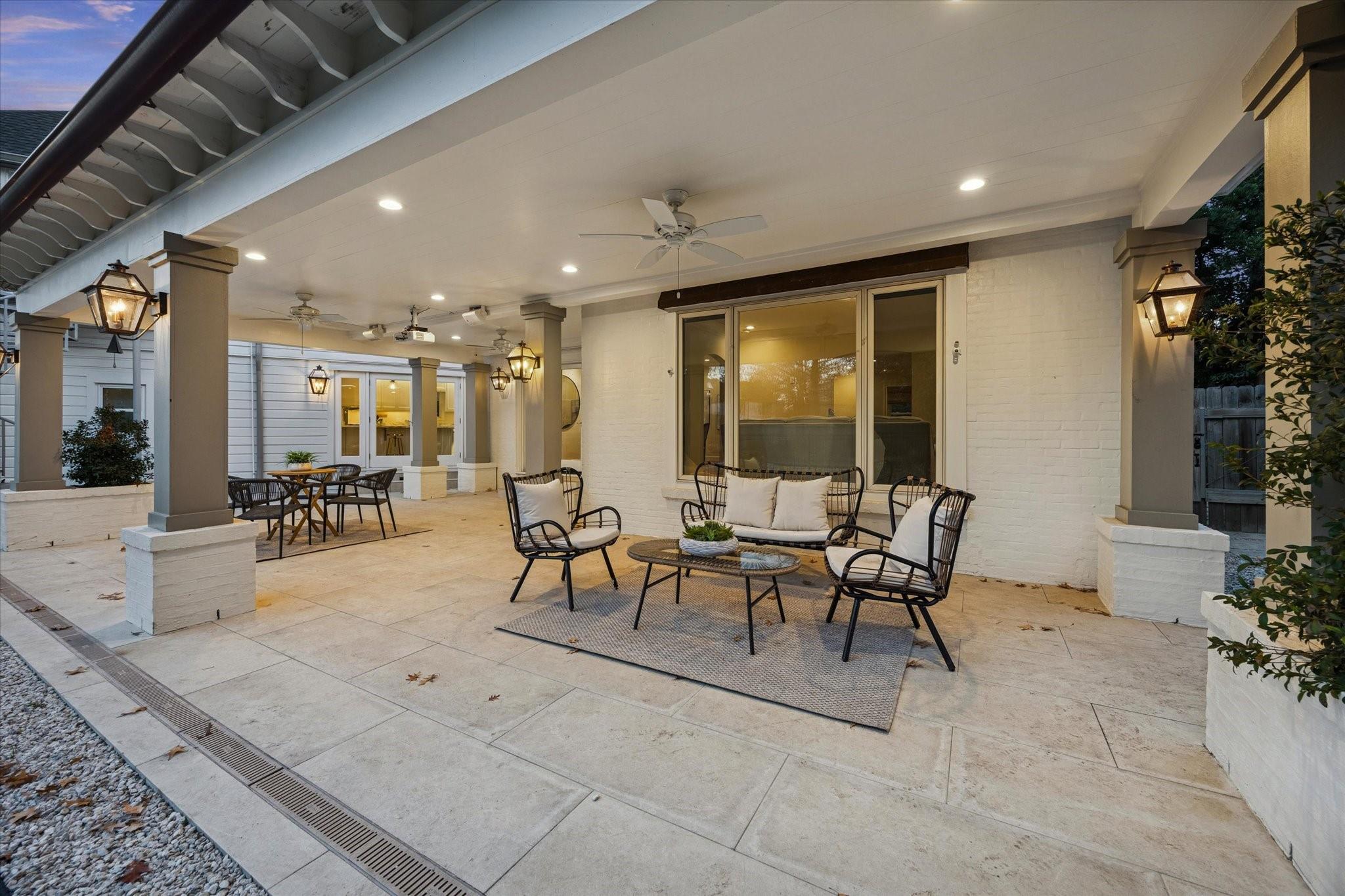 2305 Blue Bonnet Boulevard