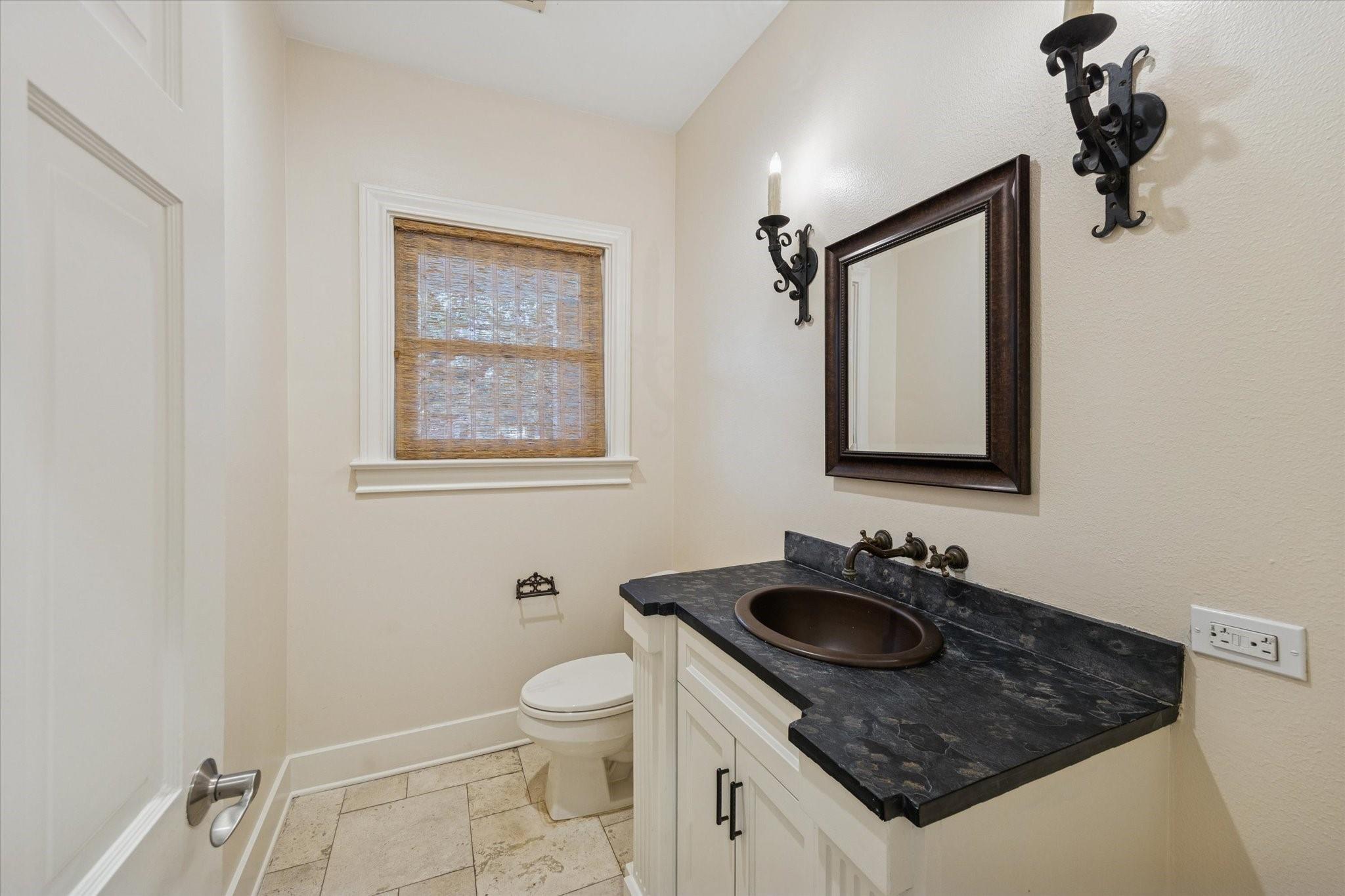 2305 Blue Bonnet Boulevard