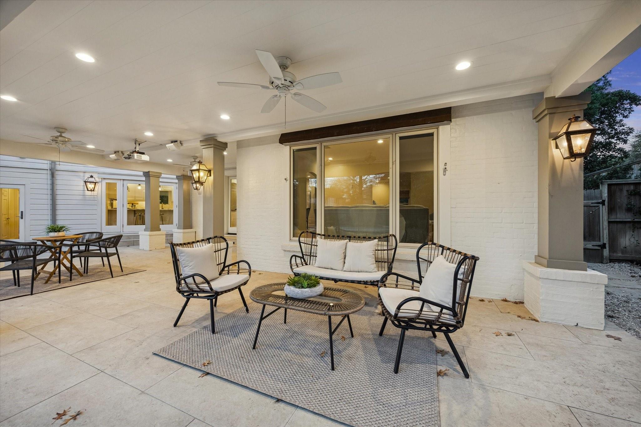 2305 Blue Bonnet Boulevard