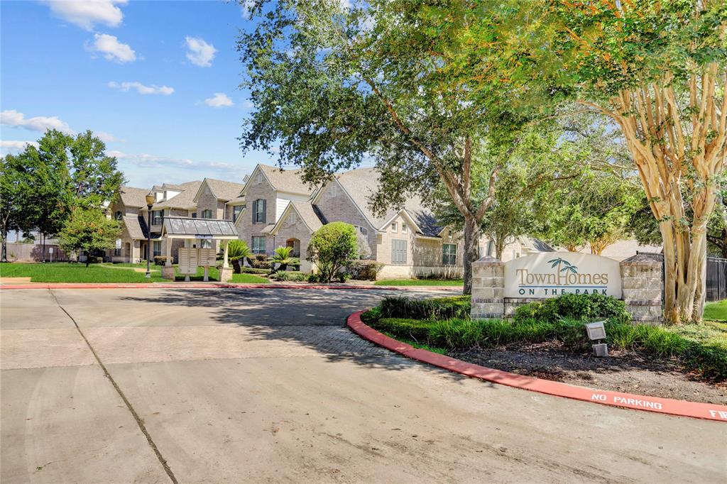 2406 Clippers Square