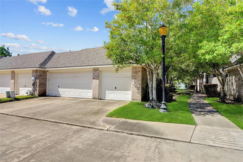 2406 Clippers Square